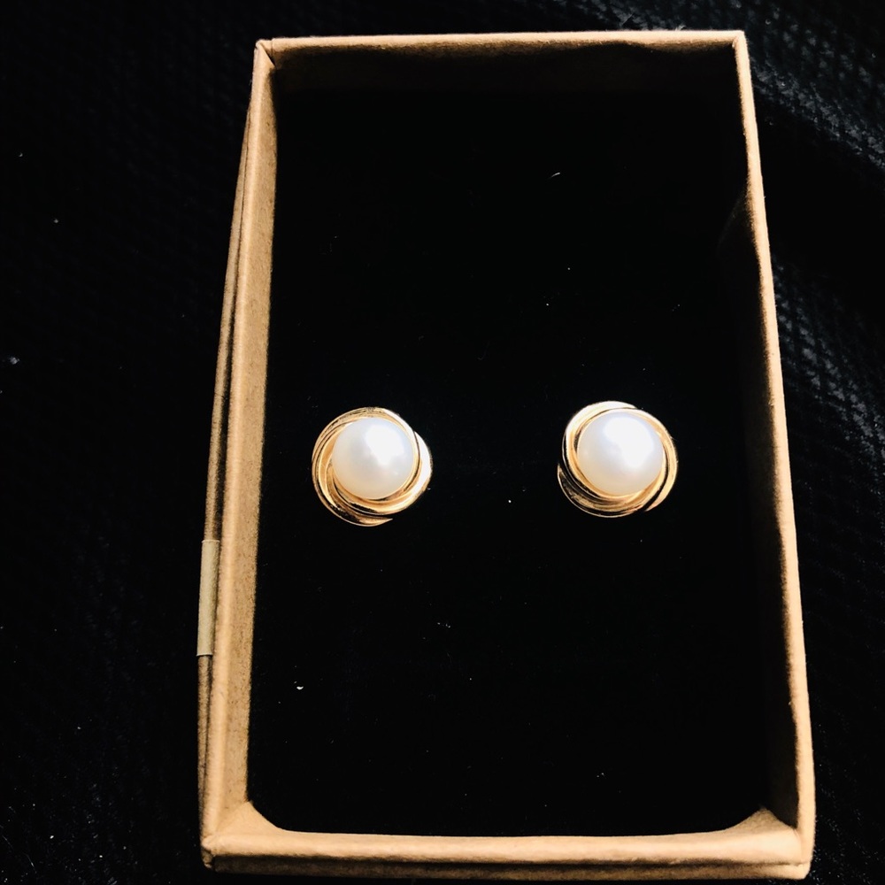 IPS Pearl earrings